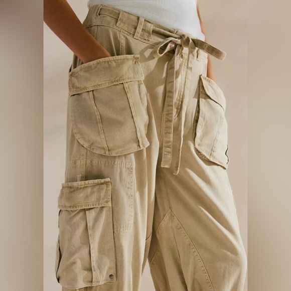 Free People Big Sky Parachute Pants Tan Cream Beige Cargo Joggers - Picture 2 of 7
